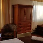 Hotel Pomezi 3*
