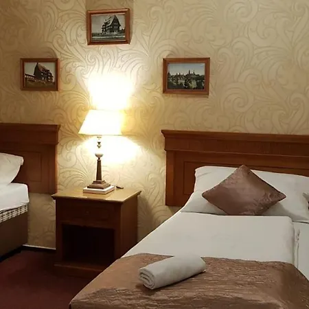Pomezi Hotel Cínovec