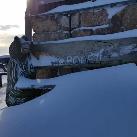 A Restaurace Pomezi Ξενοδοχείο