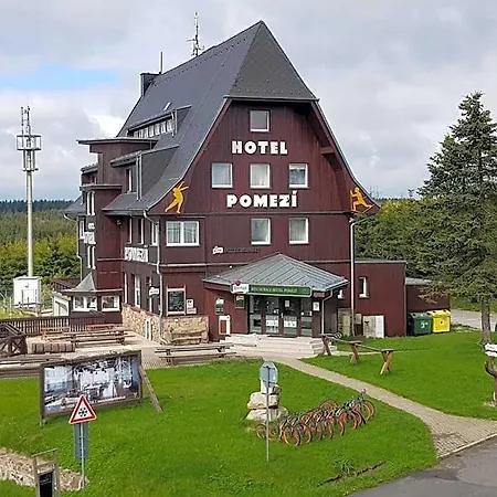 Pomezi Hotell Cínovec