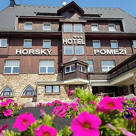 Pomezi Hotell Cínovec