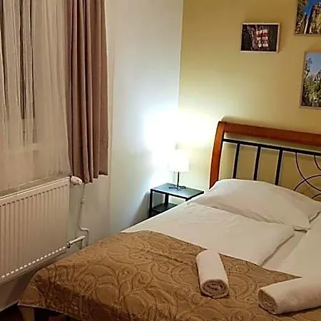 Hotell Pomezi 3*