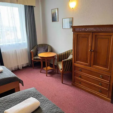 Pomezi Hotel Cínovec