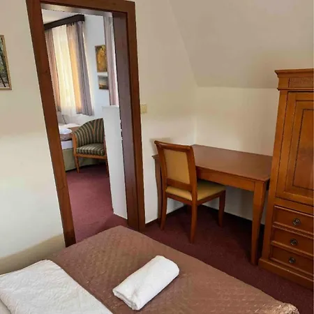 Pomezi Hotel