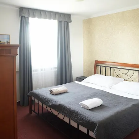 Pomezi Hotel 3*