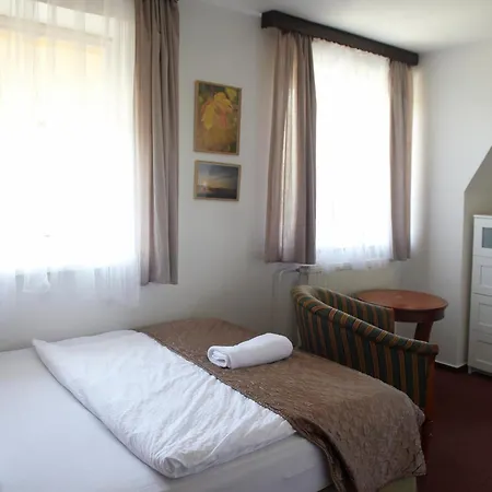 Hotel Pomezi 3*